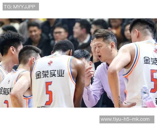 普尔期待费尔斯在新赛季展现潜力成长需要时间的积累与沉淀 普尔期待费尔斯在新赛季展现潜力成长需要时间的积累与沉淀