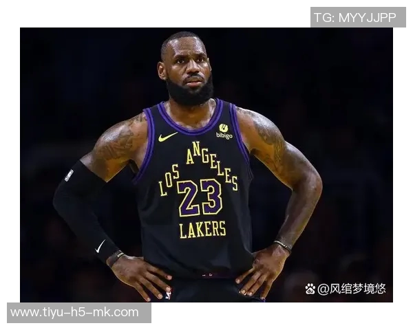 詹姆斯坚持训练与信念并肩作战期待重返赛场的坚定决心